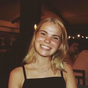 Meet your Posher, Caroline